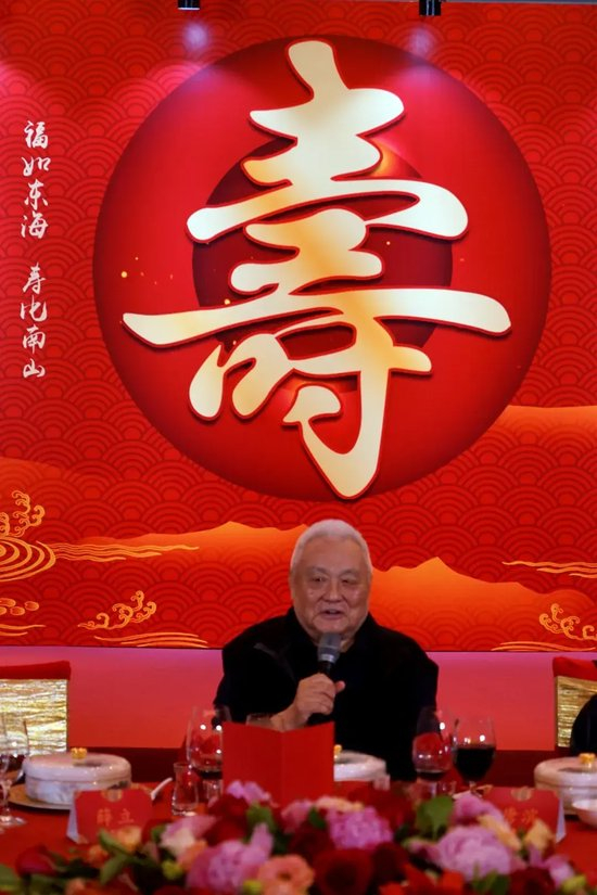 专业金狮贵宾会是公司制作的3D固定视觉武侠网游服务